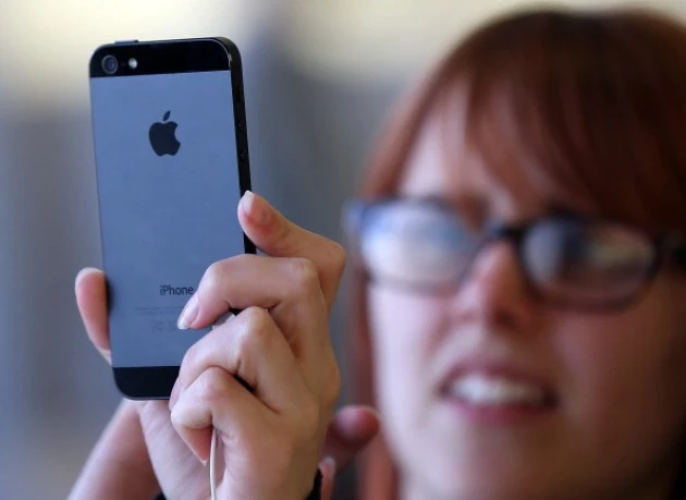 iPhone 5 Goes In Sale In Stores